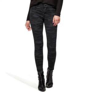 Social Standard by Sanctuary Dark Grey Camo Ankle Skinny Pant Size 10